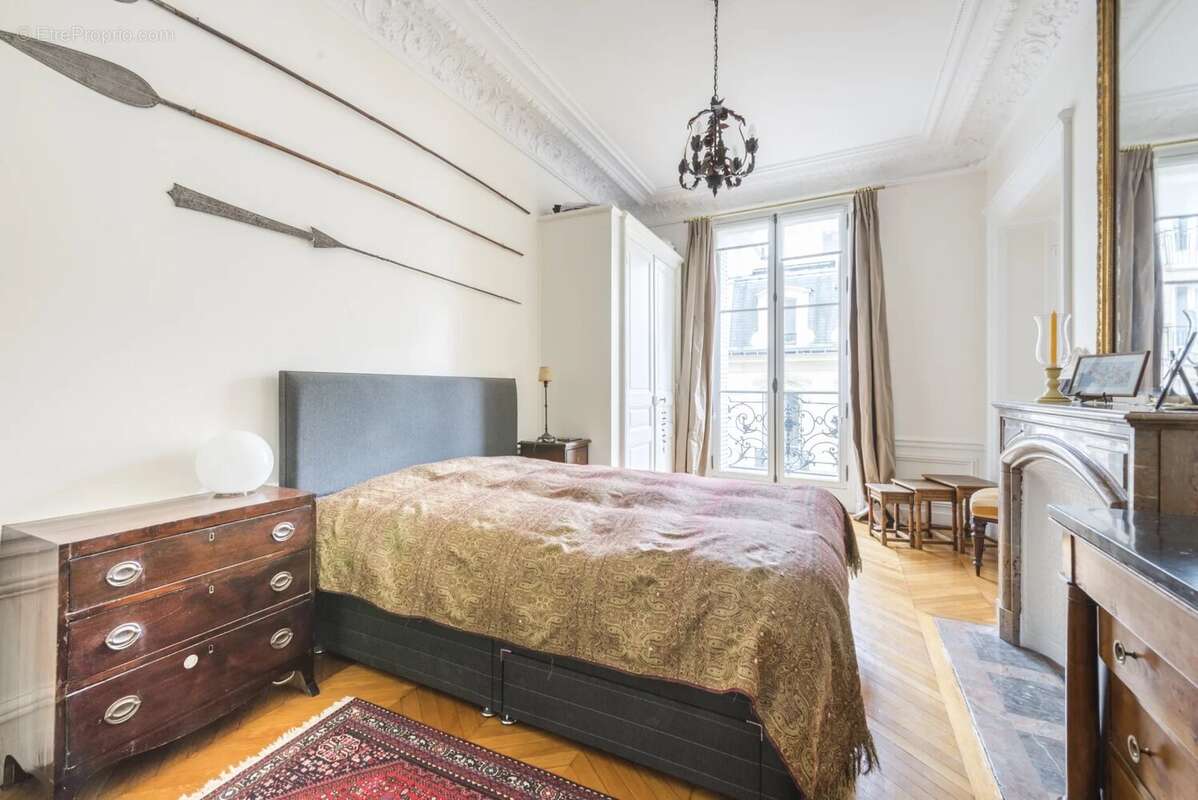 Appartement à PARIS-17E