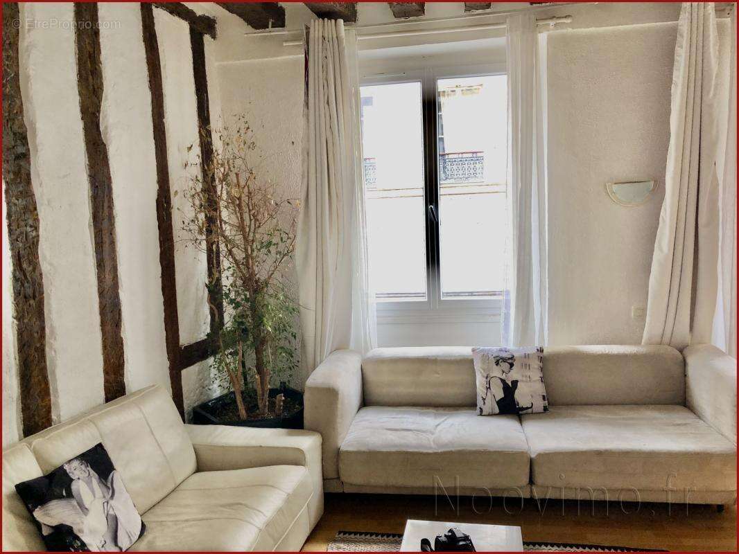 Appartement à PARIS-3E