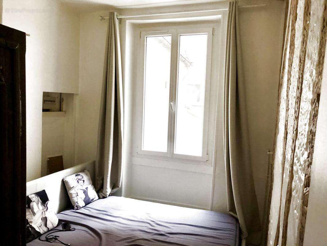 Appartement à PARIS-3E