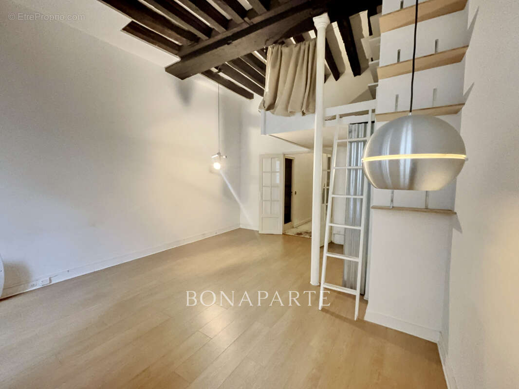 Appartement à PARIS-4E