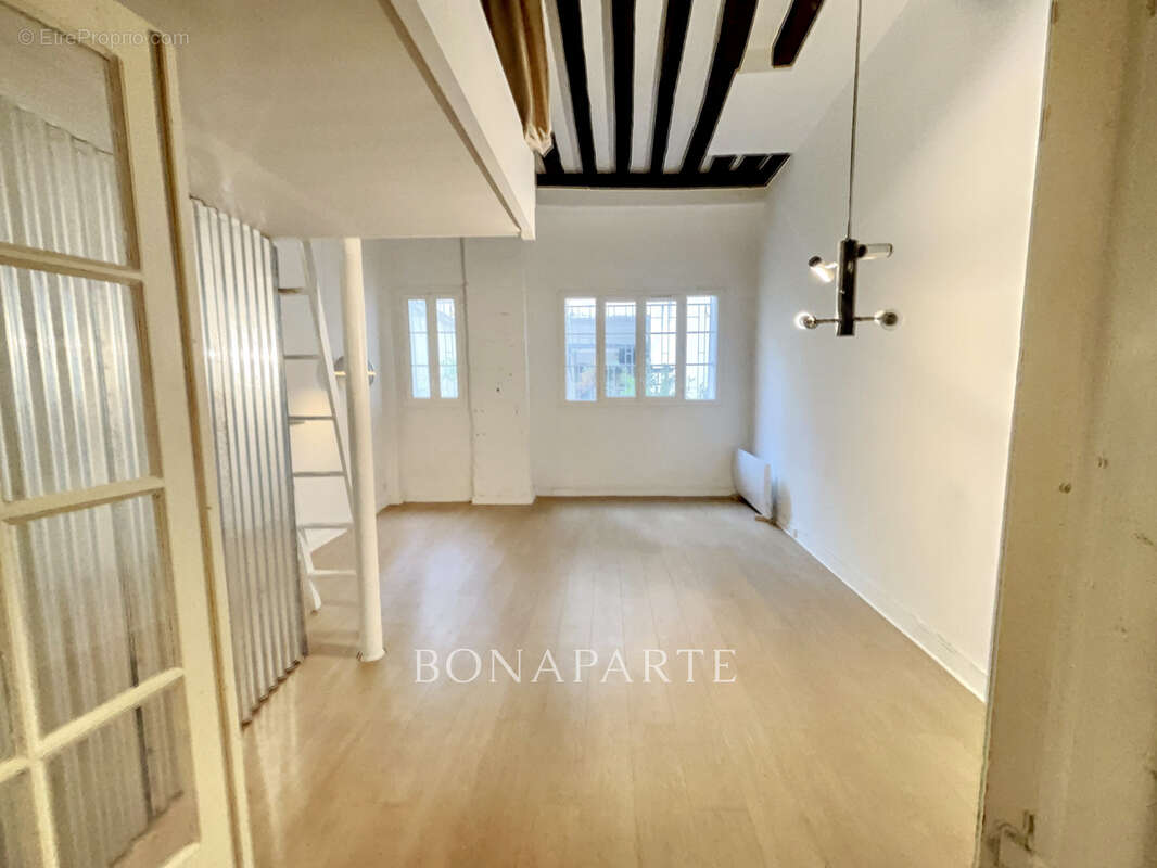 Appartement à PARIS-4E