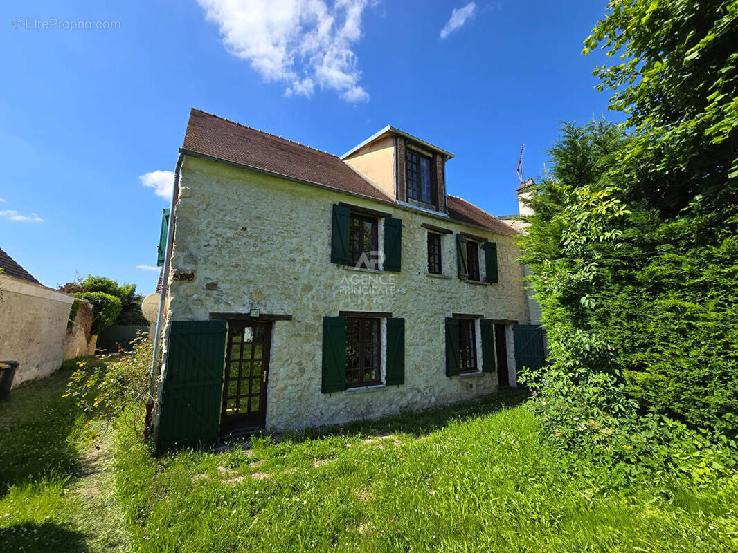 Maison à SANTEUIL