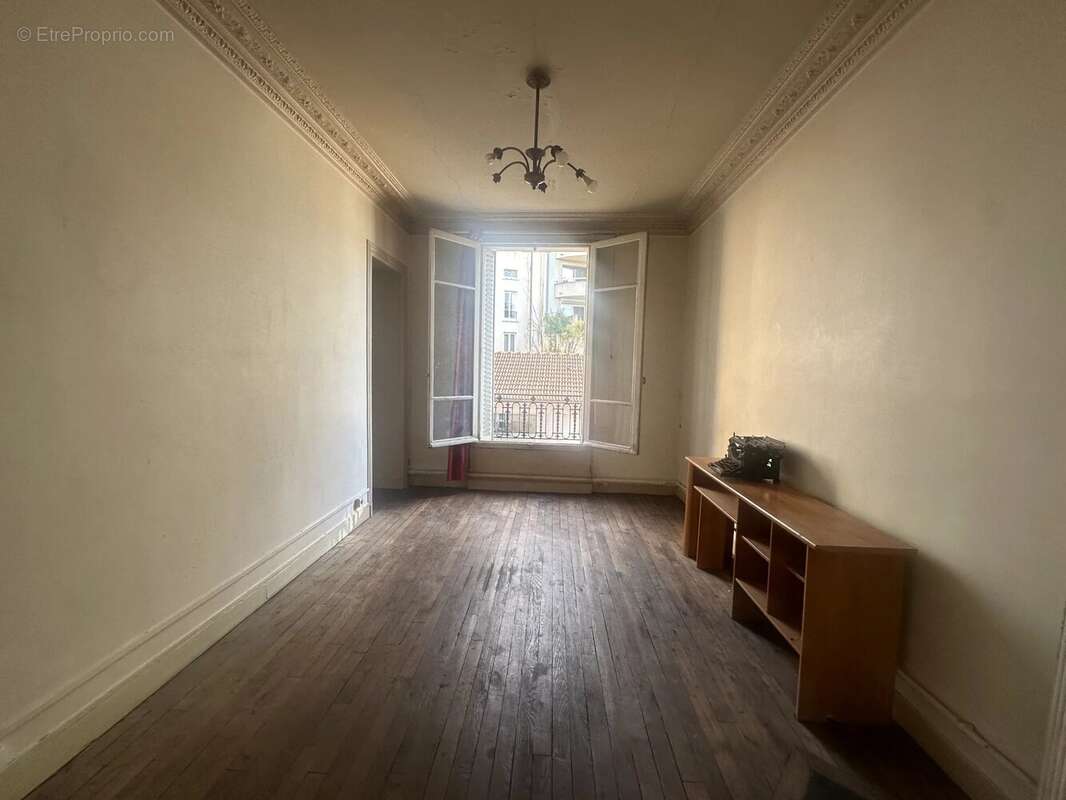 Appartement à PARIS-19E