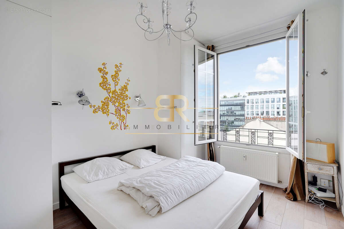 Appartement à COURBEVOIE