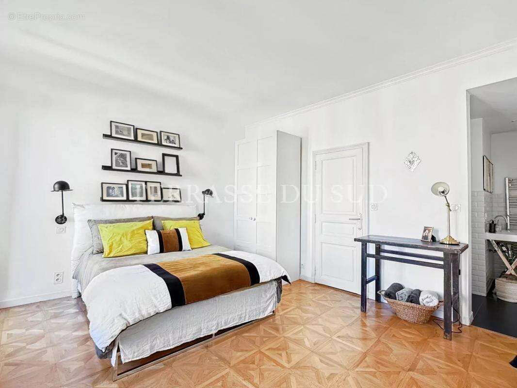 Appartement à MARSEILLE-6E