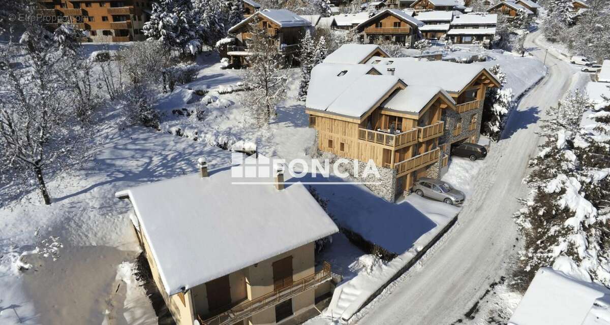 Maison à LES ALLUES