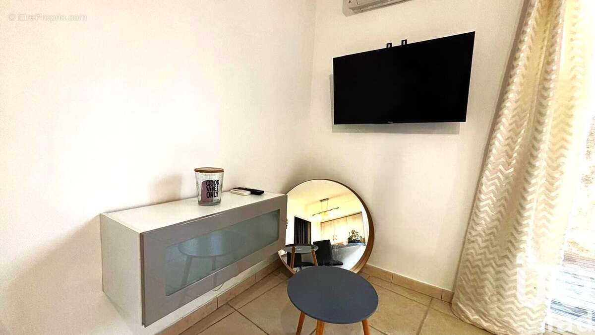 Photo 7 - Appartement à ROQUEBRUNE-SUR-ARGENS