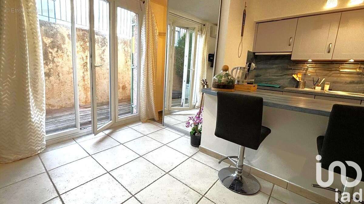 Photo 9 - Appartement à ROQUEBRUNE-SUR-ARGENS