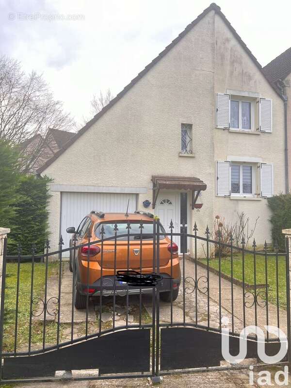 Photo 2 - Maison à SAVIGNY-LE-TEMPLE