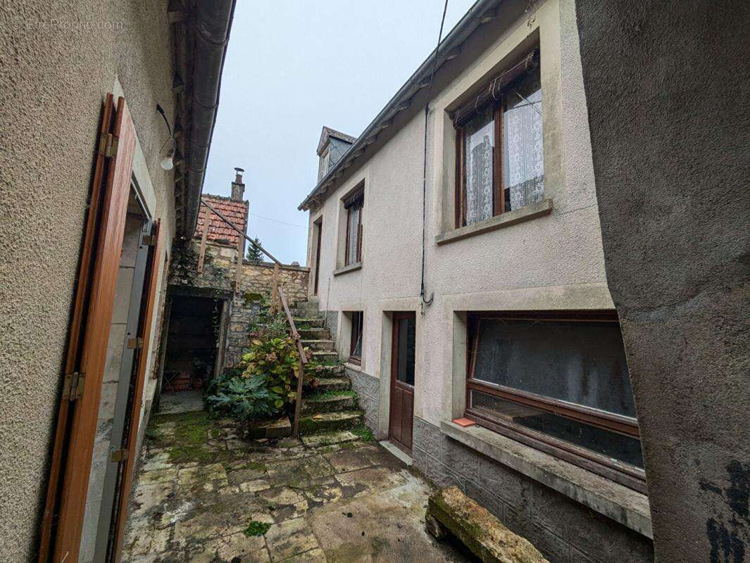 Maison à POUILLY-SUR-LOIRE