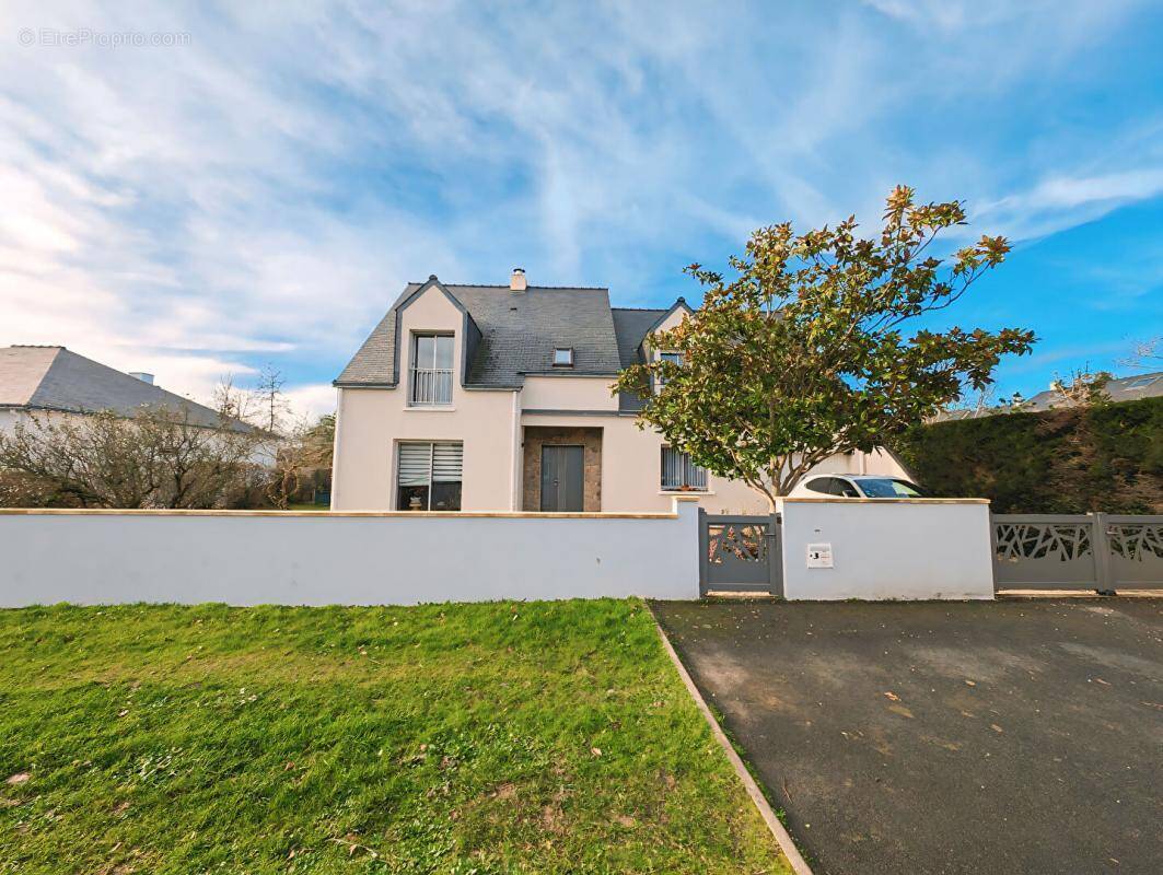 Maison à SAINTE-LUCE-SUR-LOIRE