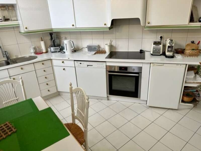 Appartement à PARIS-8E