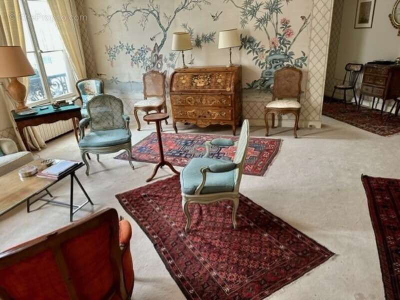 Appartement à PARIS-8E