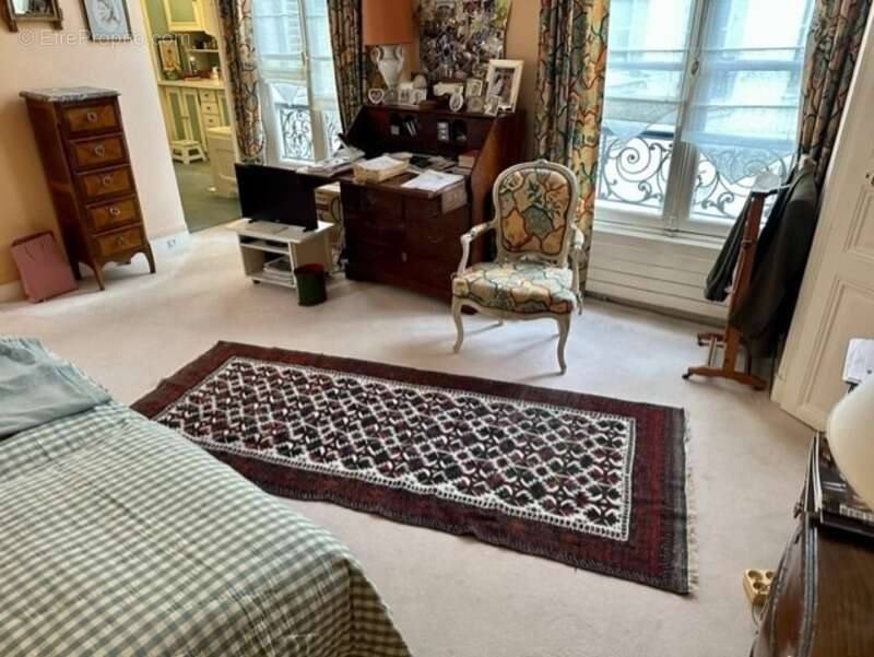 Appartement à PARIS-8E