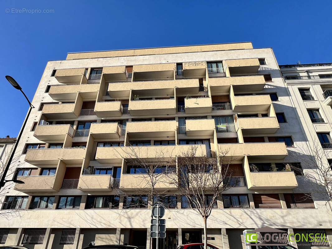 Appartement à BOURG-LA-REINE