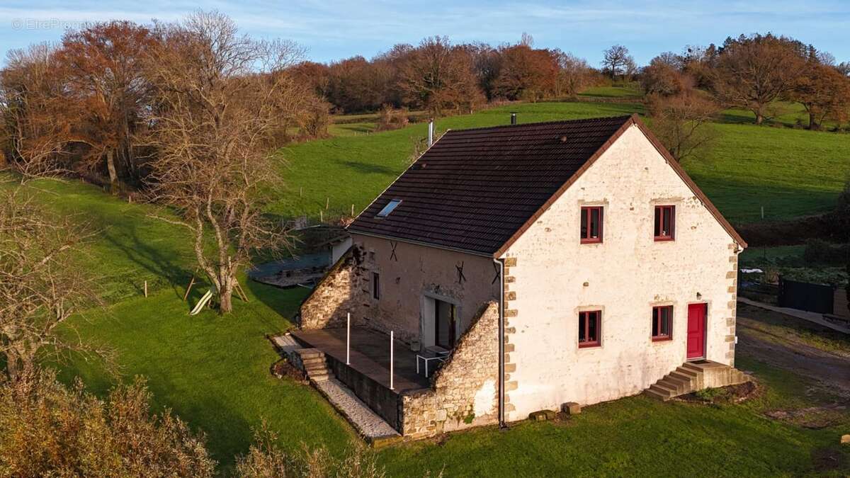 Maison à CURGY