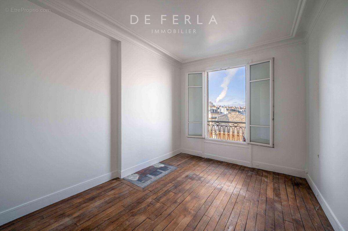 Appartement à PARIS-14E