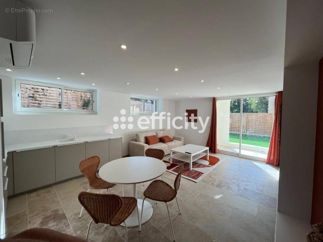 Appartement à MOUGINS