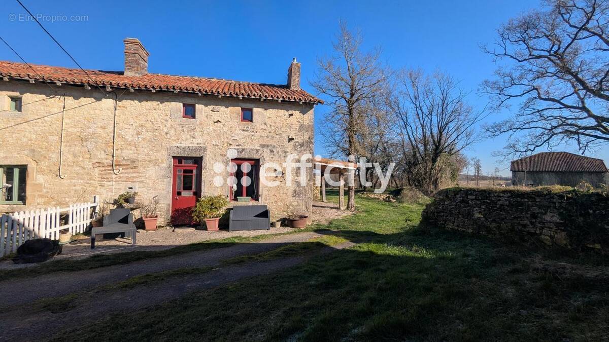 Maison à CHAMPAGNE-MOUTON