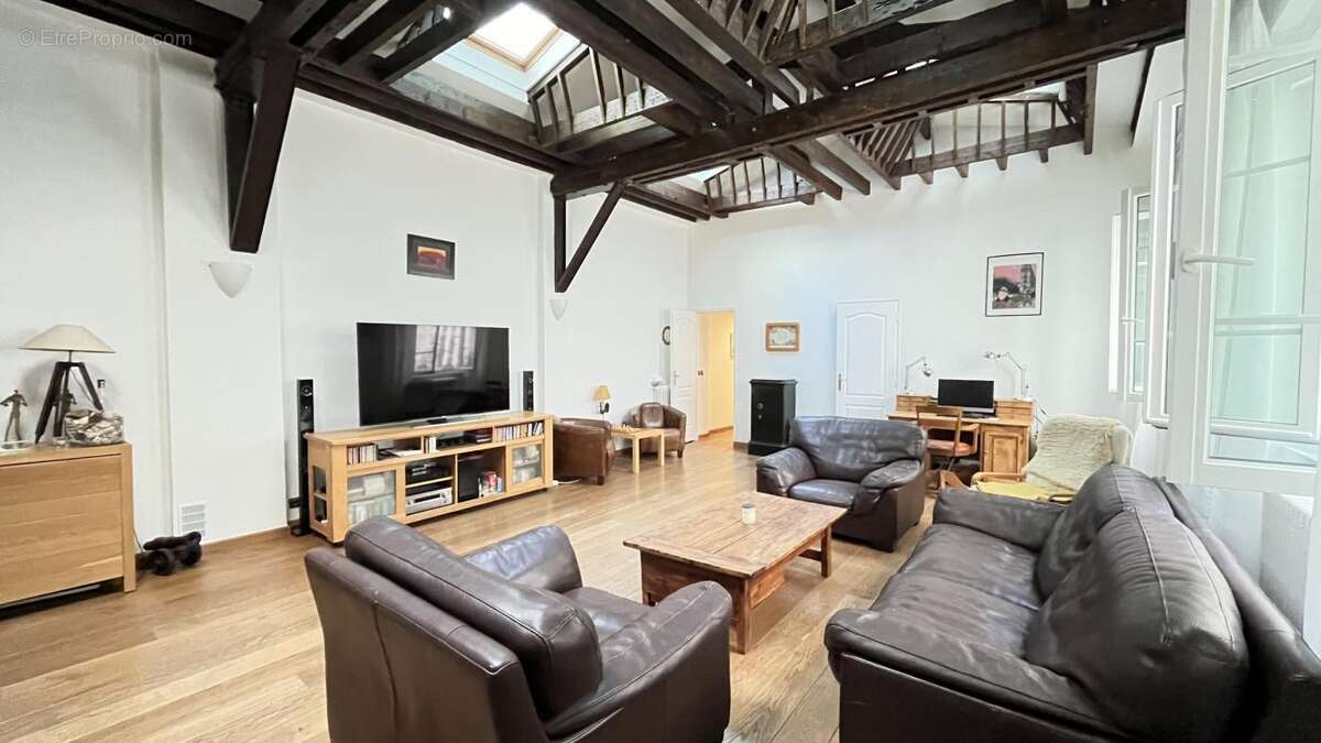 Appartement à PARIS-10E