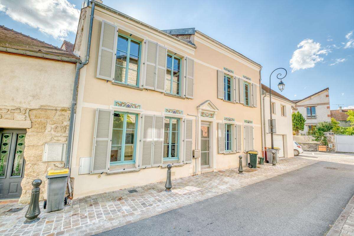 Maison à CARRIERES-SUR-SEINE