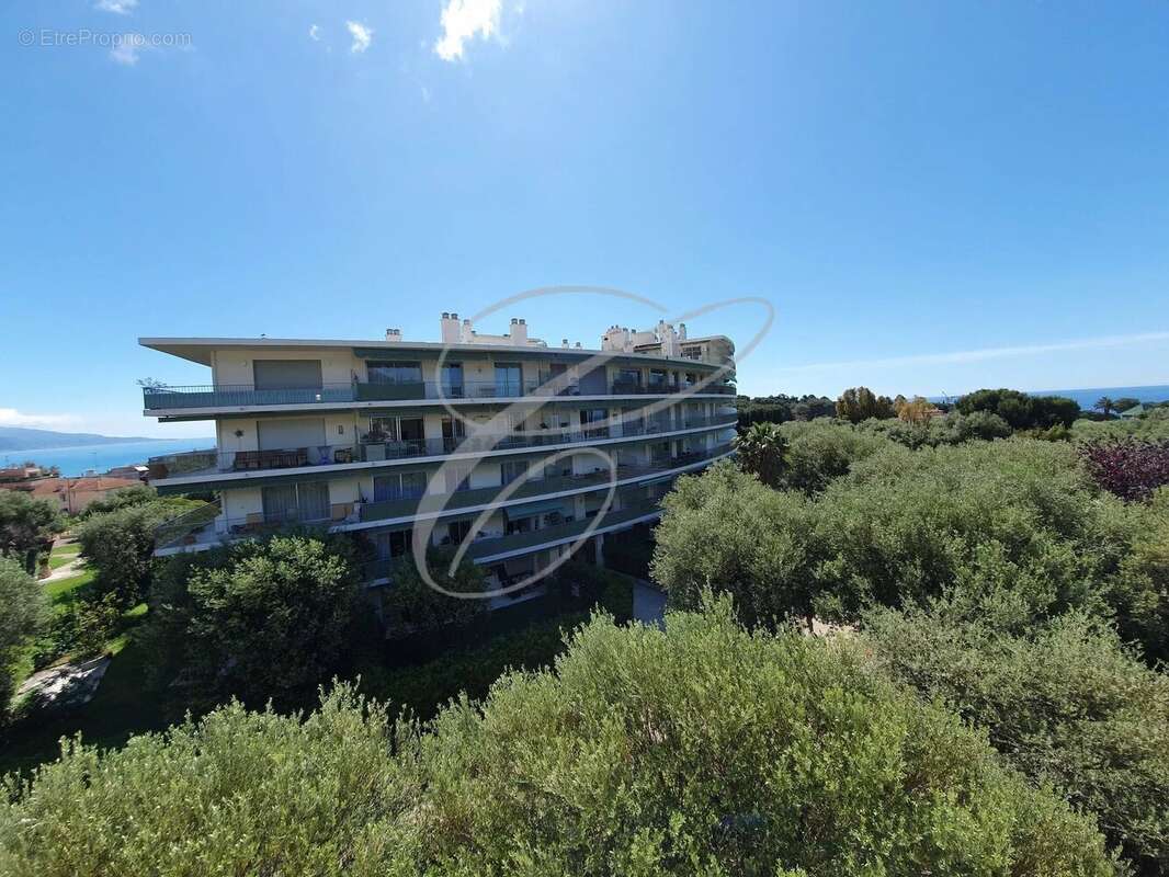 Appartement à ROQUEBRUNE-CAP-MARTIN