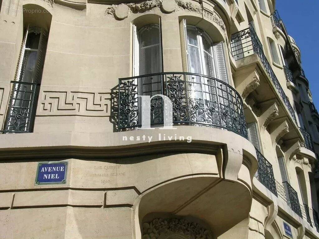 Appartement à PARIS-17E