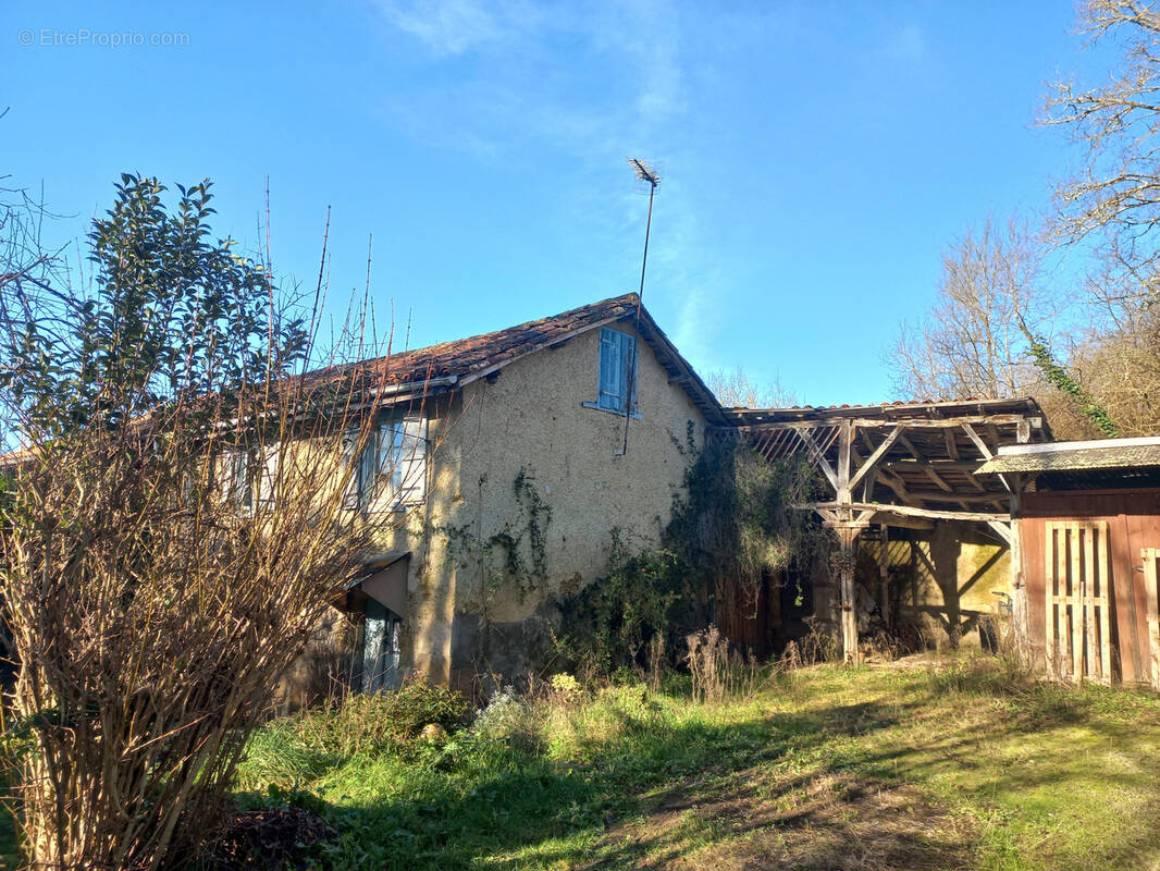 Maison à MONTESQUIOU