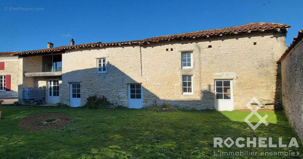 dépendance attenante  à la maison - Maison à CRESSE