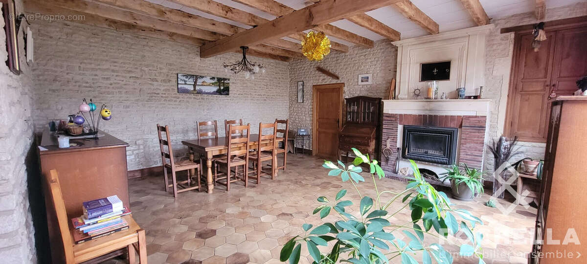 Salle à manger rdc - Maison à CRESSE