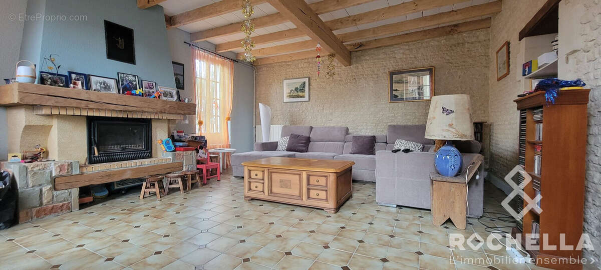 Salon séjour rdc, 31m² - Maison à CRESSE