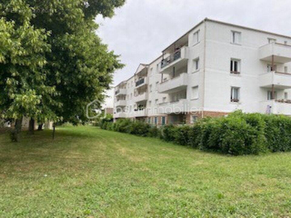 Appartement à SAVIGNY-LE-TEMPLE