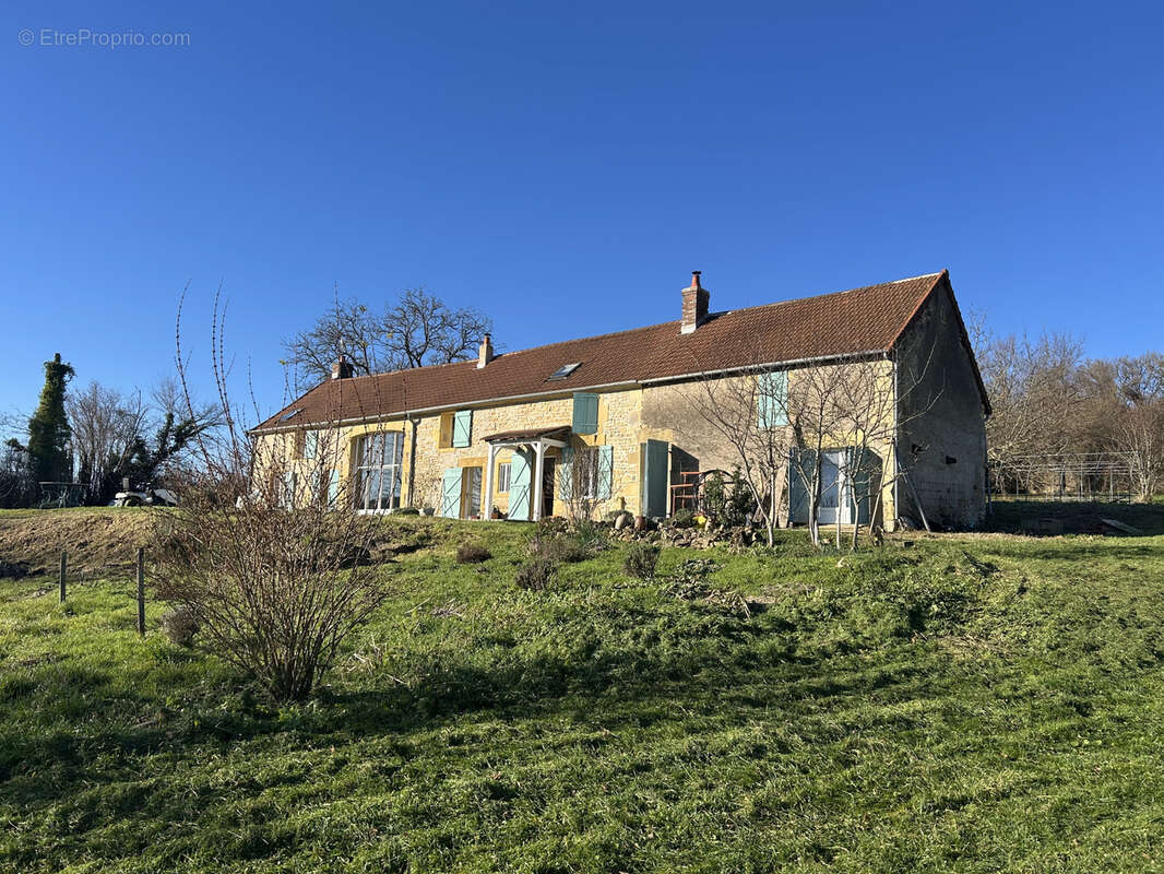 Maison à NOLAY