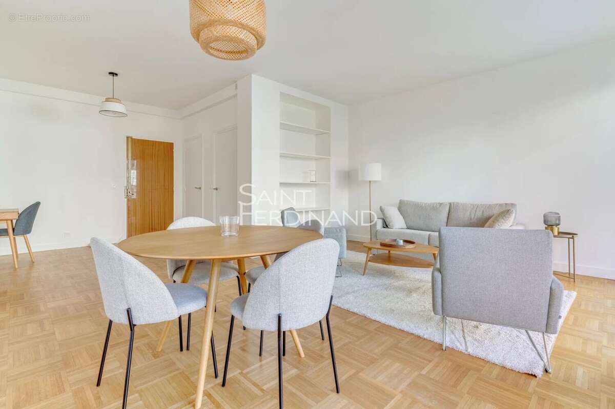 Appartement à NEUILLY-SUR-SEINE