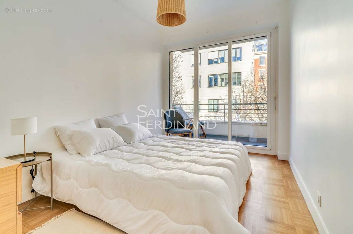 Appartement à NEUILLY-SUR-SEINE