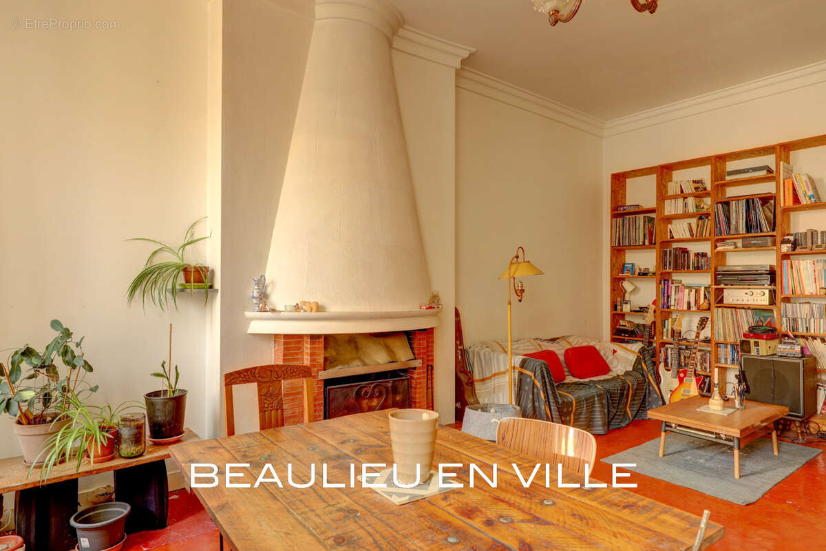 Appartement à MARSEILLE-1E