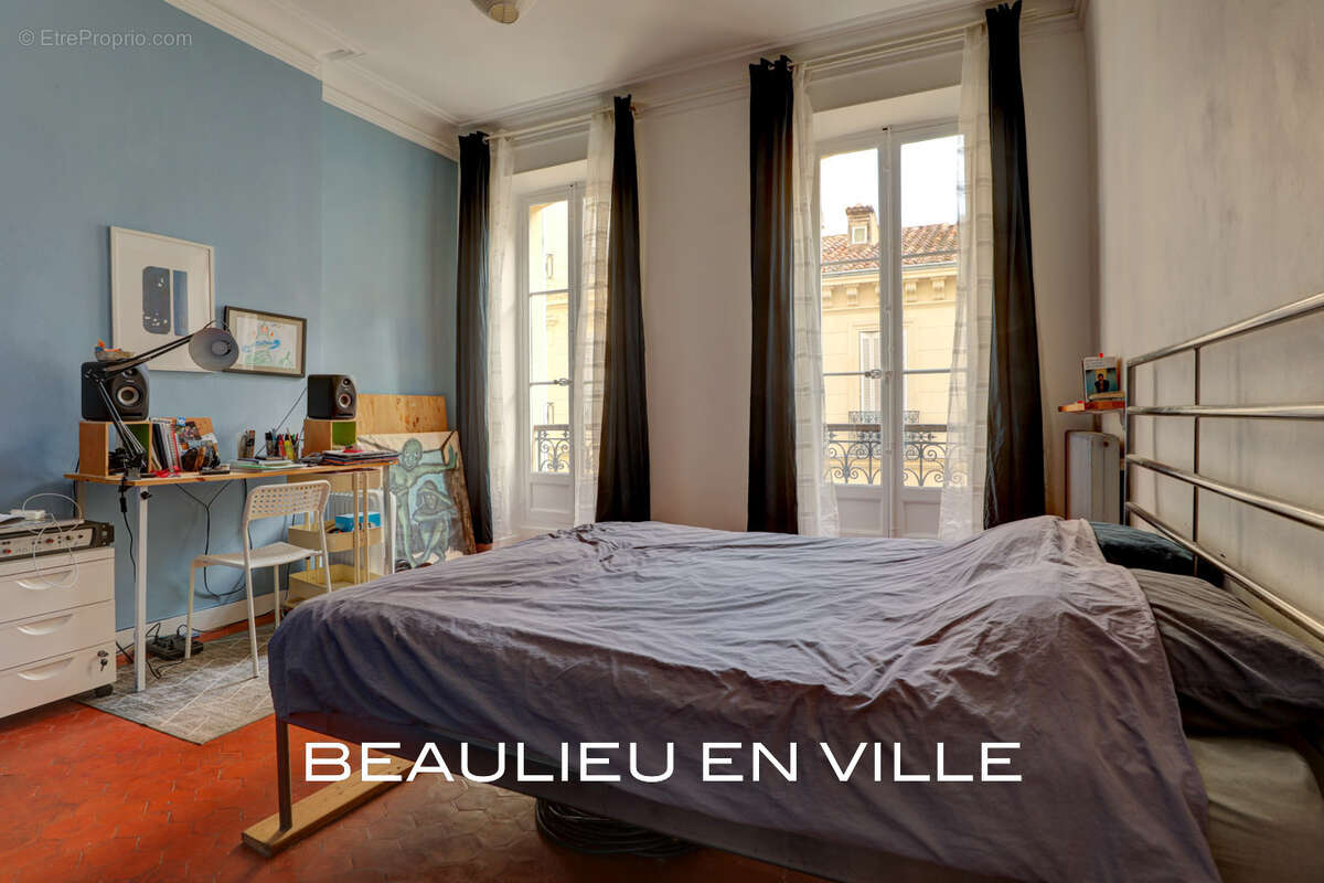 Appartement à MARSEILLE-1E