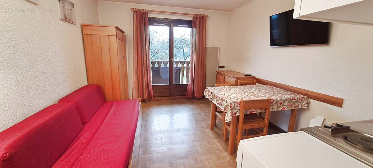 Appartement à MORILLON