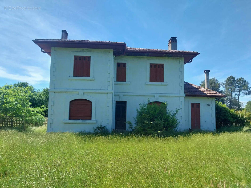 Maison à ESCOURCE