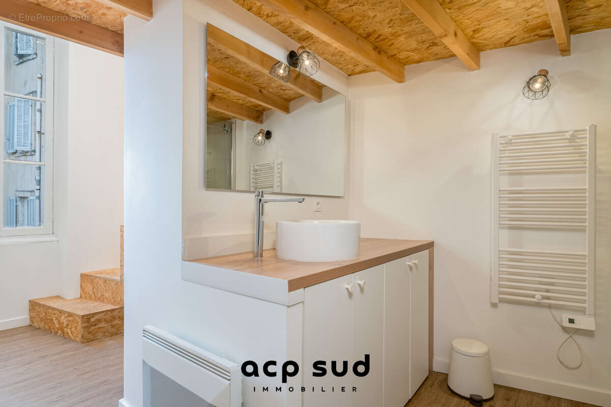 Appartement à MARSEILLE-5E