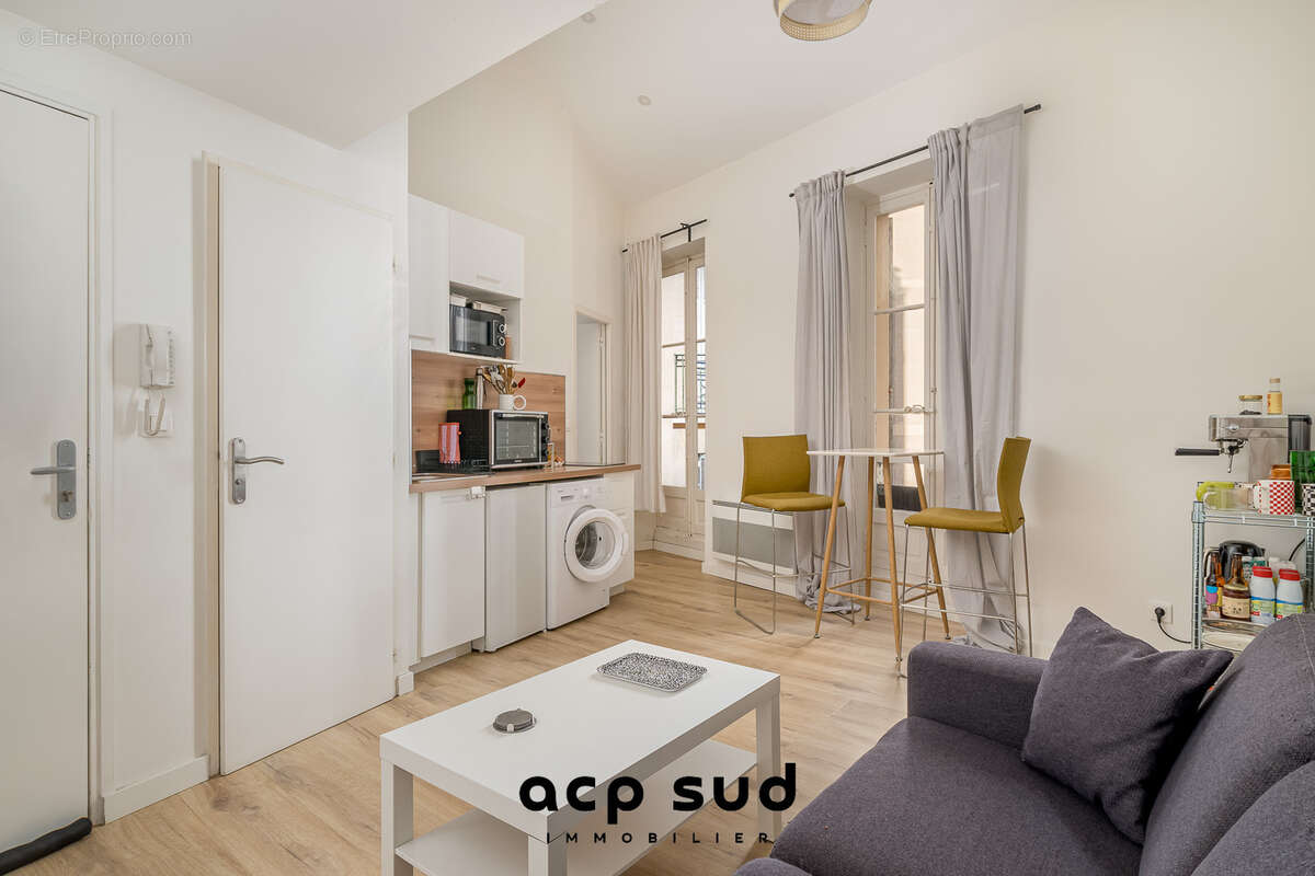 Appartement à MARSEILLE-5E