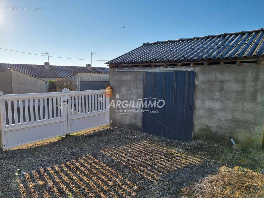 Maison à SAINT-CALAIS