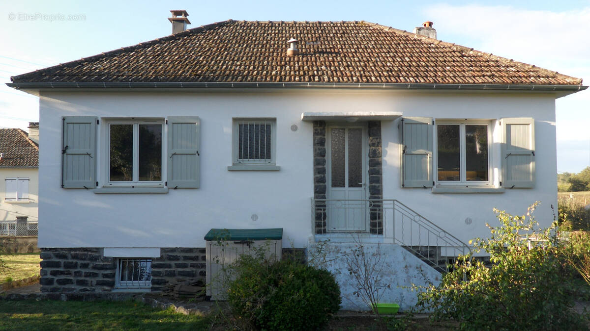 Maison à MAURIAC