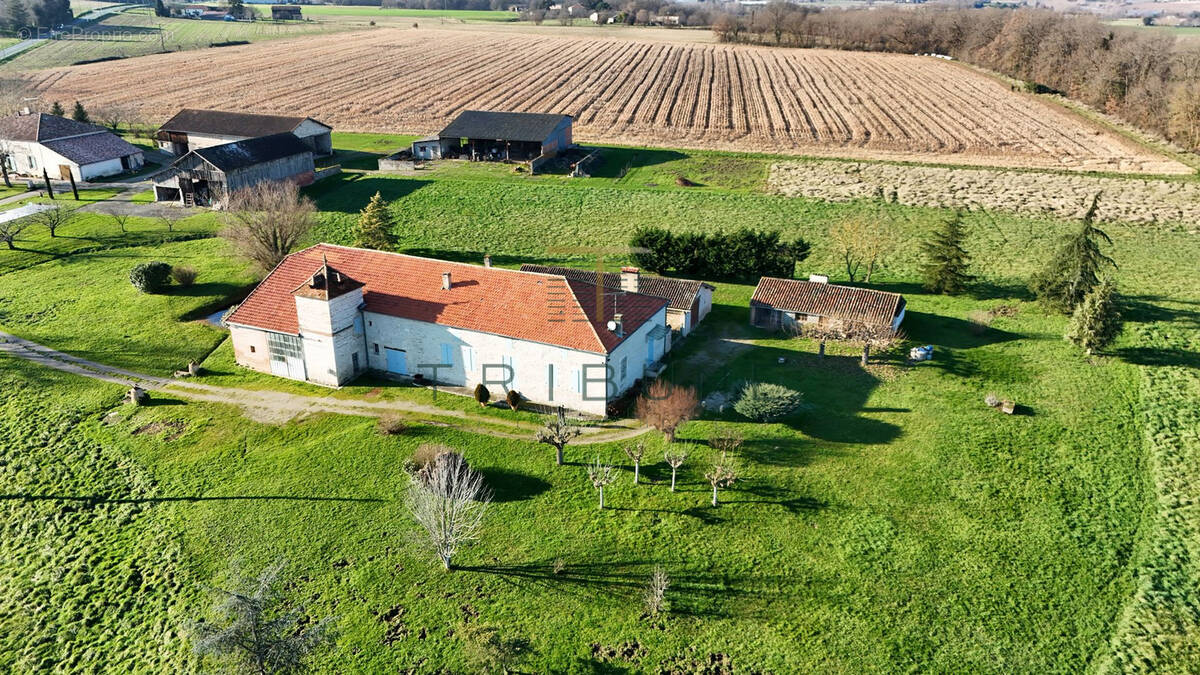 Maison à LAYRAC