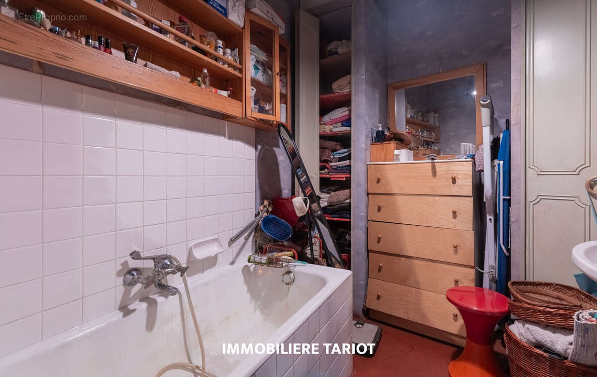 Appartement à MARSEILLE-1E