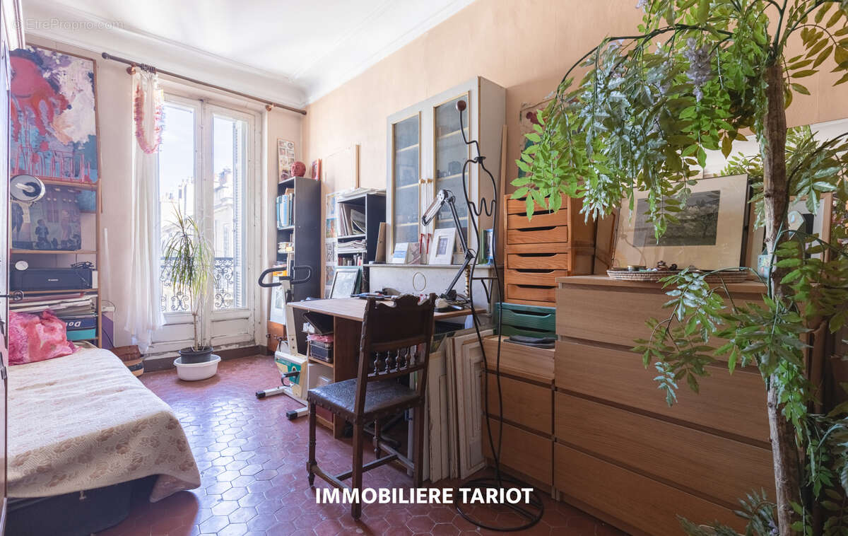 Appartement à MARSEILLE-1E