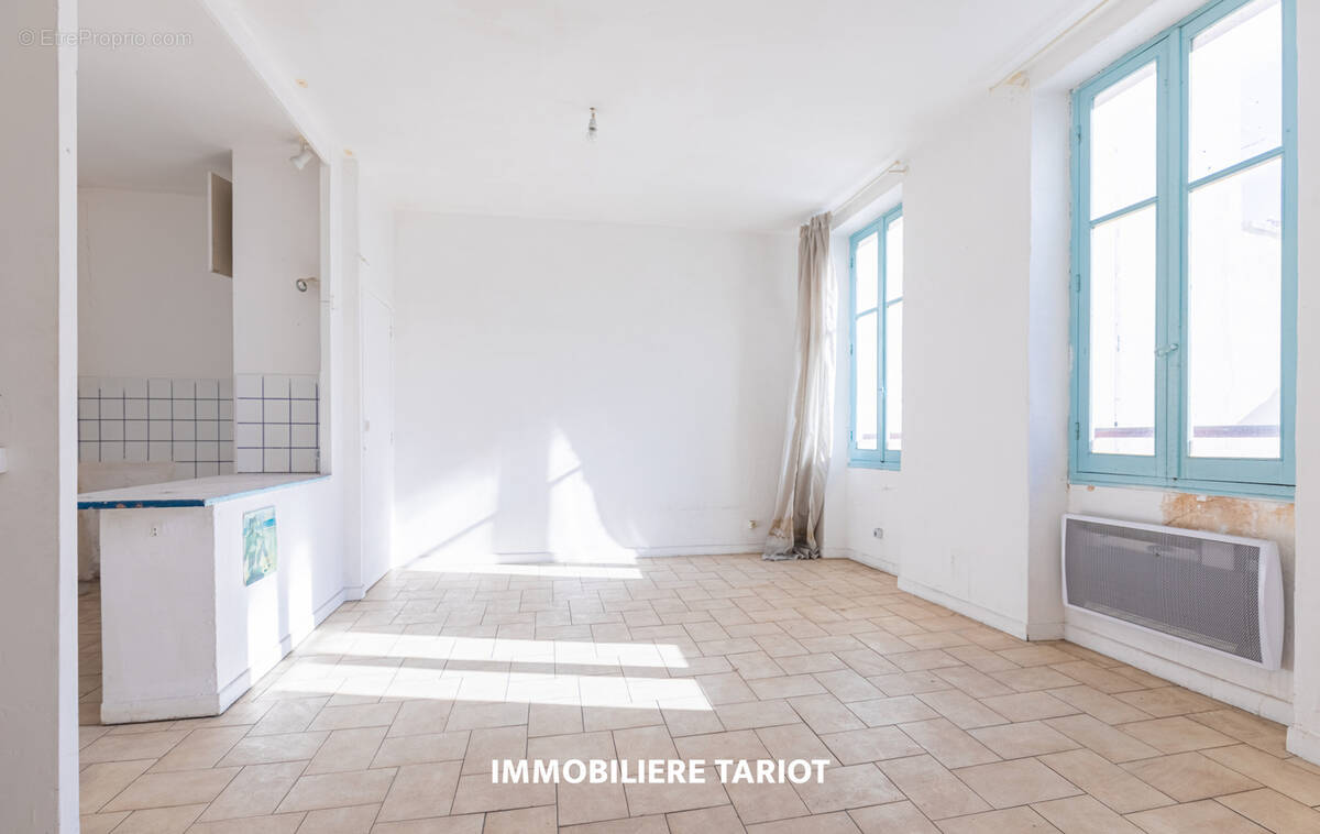 Appartement à MARSEILLE-1E