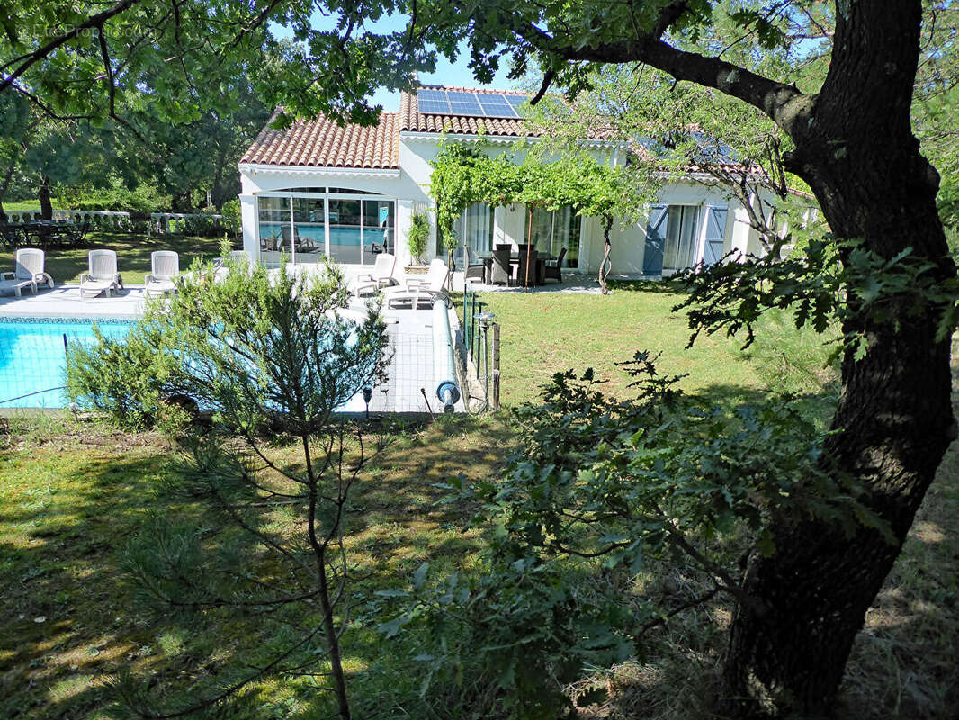 Maison à MONTELIMAR