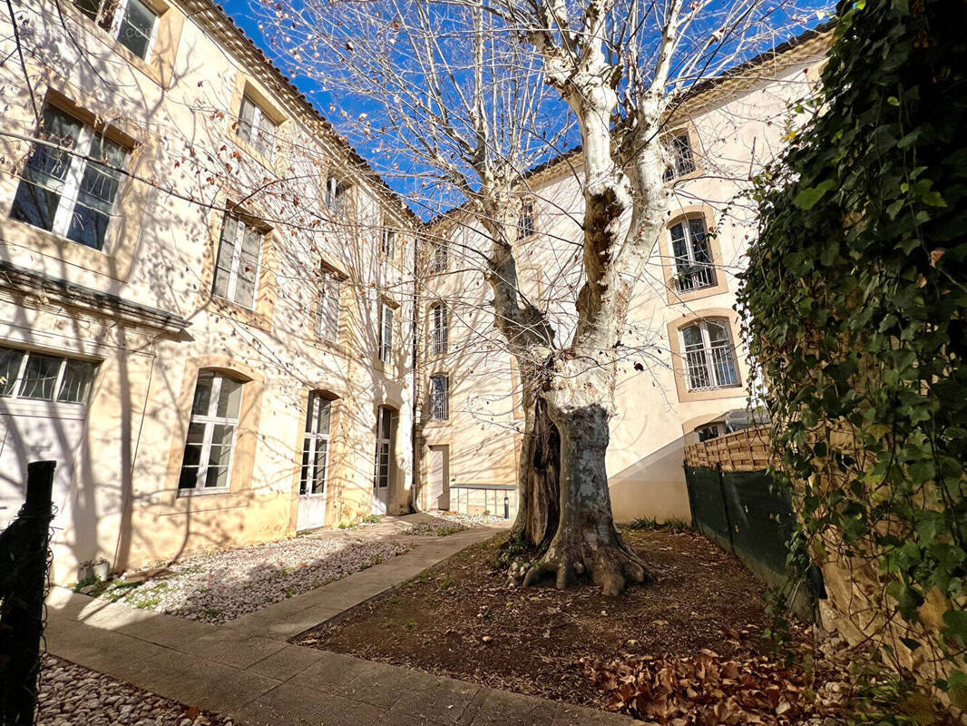 Appartement à ROQUEMAURE