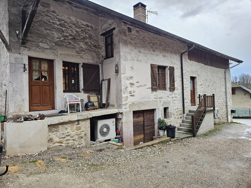 Maison à MAGNIEU